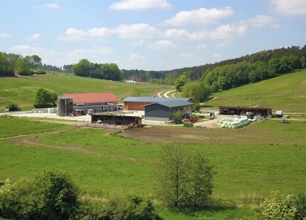 Die Hofanlage von Land.Luft in Niederbayern