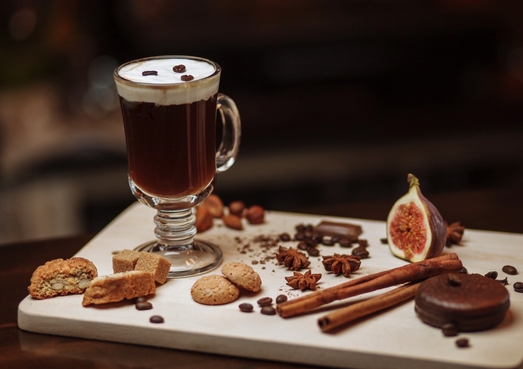 Irish Coffee, Grog & Rum Tea – Die besten Rezepte für Winter Cocktails